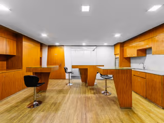 4 Person Private Office