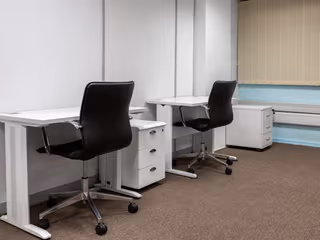10 Person Private Office