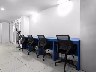 5 Person Private Office