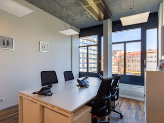 7 Person Private Office