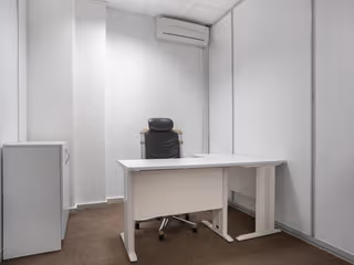 4 Person Private Office