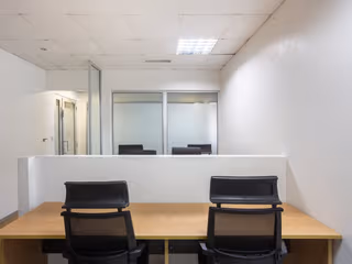 10 Person Private Office