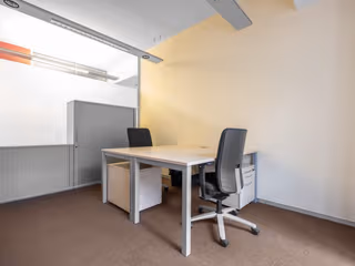 7 Person Private Office