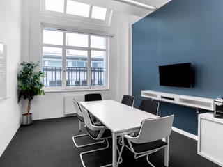 15 Person Private Office