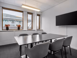 7 Person Private Office