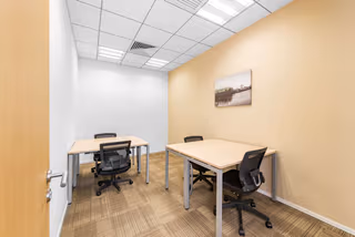 10 Person Private Office