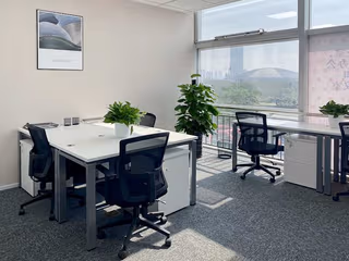 1 Person Private Office