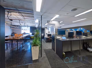 8 Person Shared Office