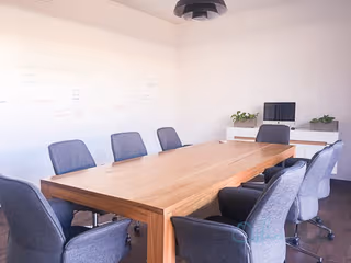 4 Person Shared Office