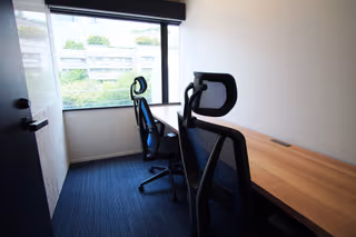 5 Person Private Office