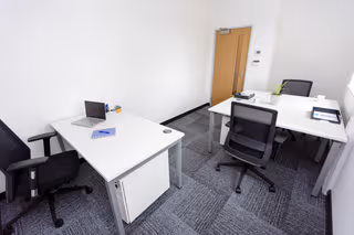 4 Person Private Office