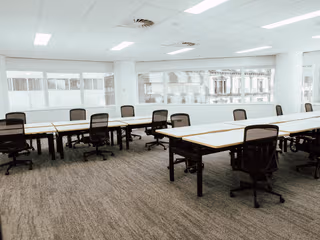 10 Person Coworking Desk