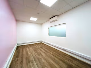 5 Person Private Office