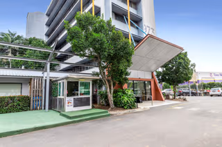 50 Person Private Office