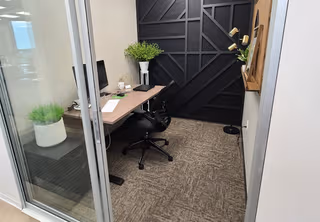 11 Person Private Office