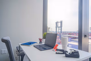 4 Person Coworking Desk