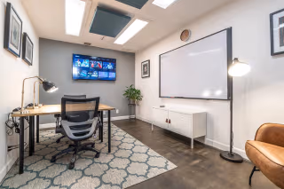 1 Person Shared Office