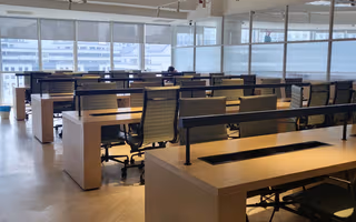 7 Person Coworking Desk