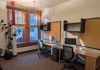 5 Person Private Office