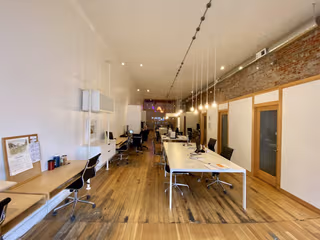 4 Person Coworking Desk