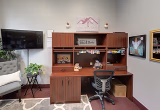 1 Person Shared Office