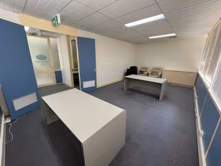 7 Person Coworking Desk