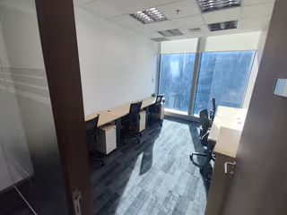 27 Person Private Office