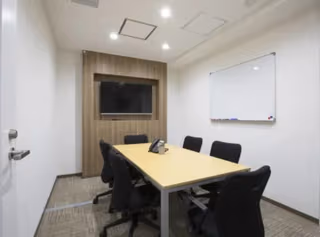 30 Person Private Office