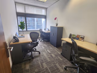 5 Person Private Office