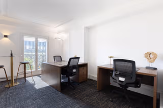 15 Person Private Office