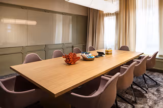 26 Person Private Office