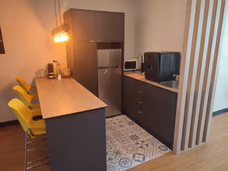 4 Person Coworking Desk