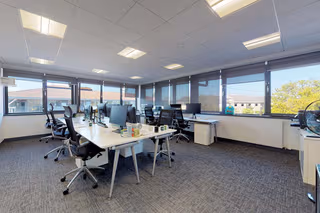 9 Person Private Office