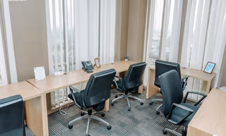 4 Person Private Office