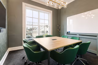 10 Person Private Office
