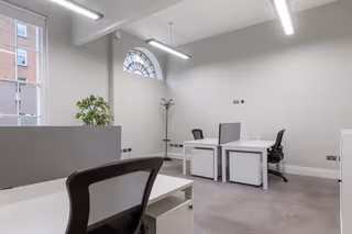 5 Person Private Office