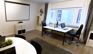 10 Person Coworking Desk