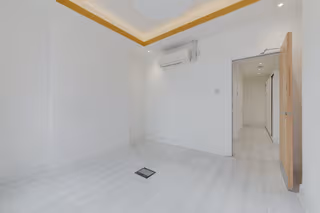 20 Person Private Office