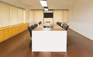 4 Person Coworking Desk