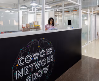 4 Person Coworking Desk