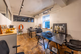 5 Person Coworking Desk