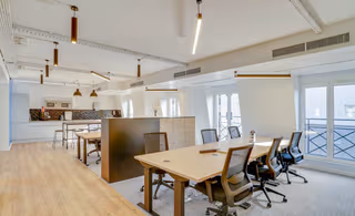 33 Person Private Office