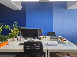 1 Person Shared Office