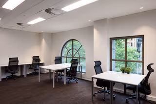 7 Person Private Office