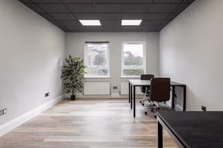 9 Person Private Office
