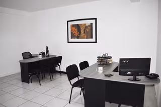20 Person Coworking Desk