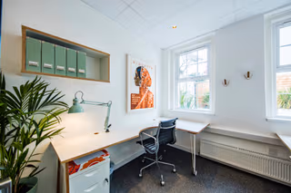 5 Person Private Office