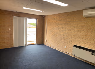 1 Person Shared Office