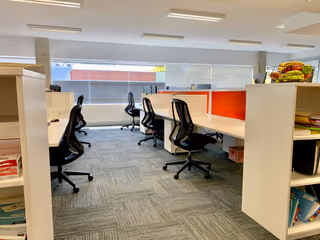 7 Person Coworking Desk