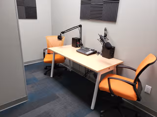 1 Person Shared Office